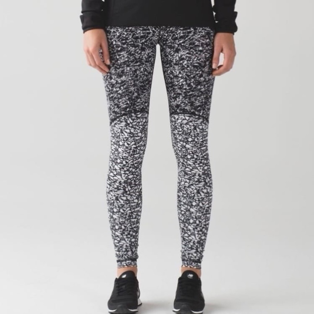 Lululemon Wunder Under Pant Legging Size 6 Ice Breaker White Black Iced Wave 30”